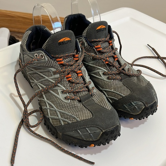 Men’s gray laced Golite rock absorber hiking shoes size 8.5 w/cruv heal support - Picture 3 of 15